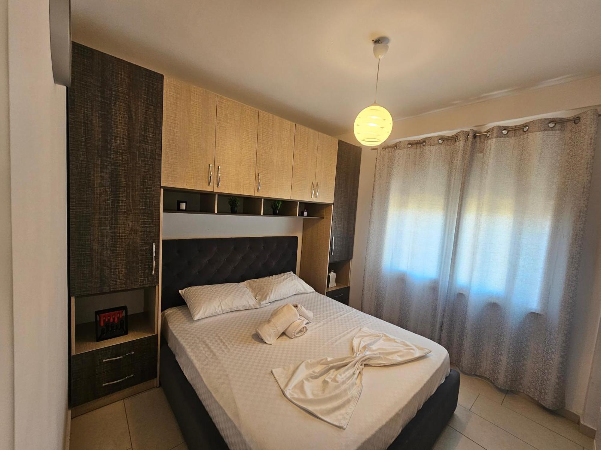 Bral Apartment 5 - Beachfront Durrës Exteriör bild
